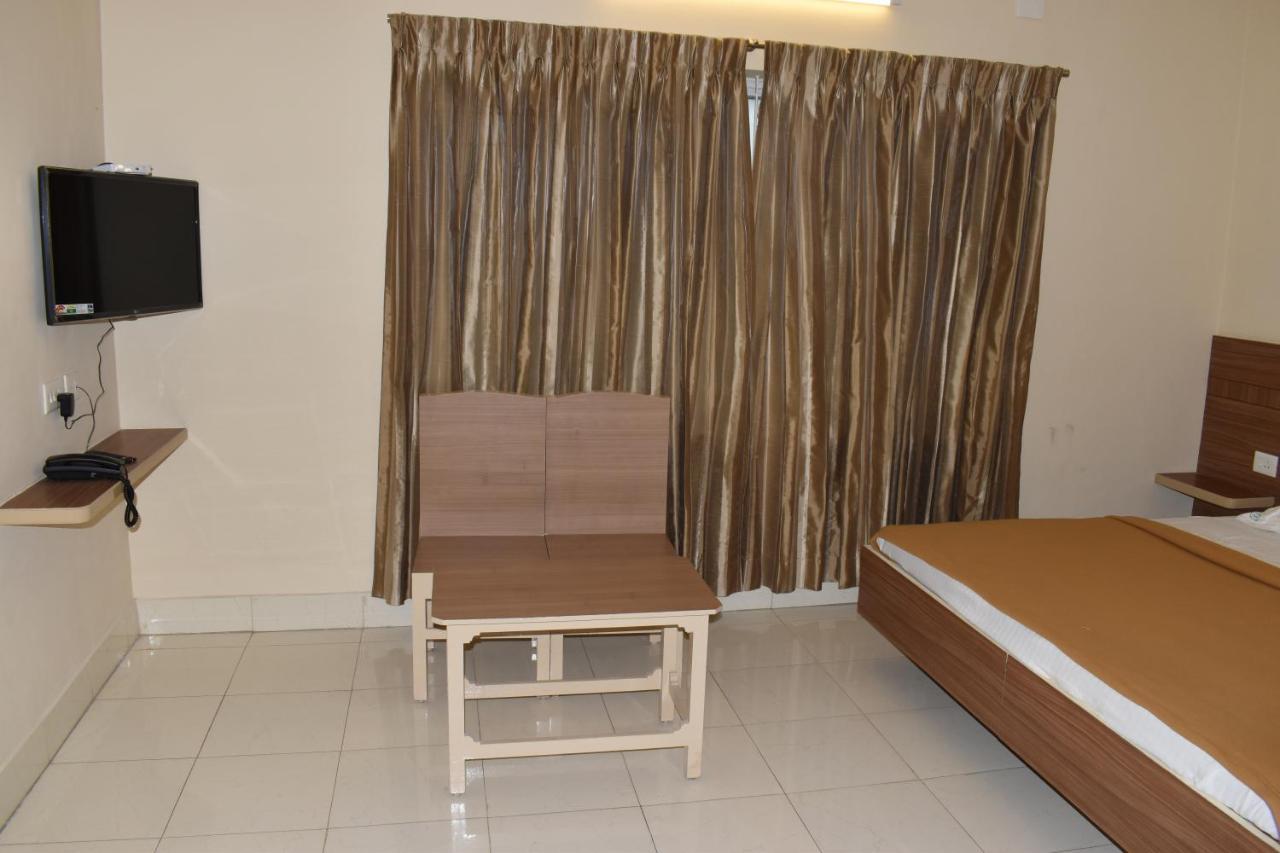 פאלני Hotel Vps Grand מראה חיצוני תמונה